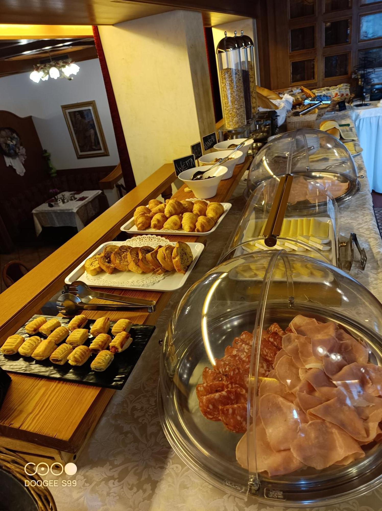Park Hotel Arnica فالكادي المظهر الخارجي الصورة
