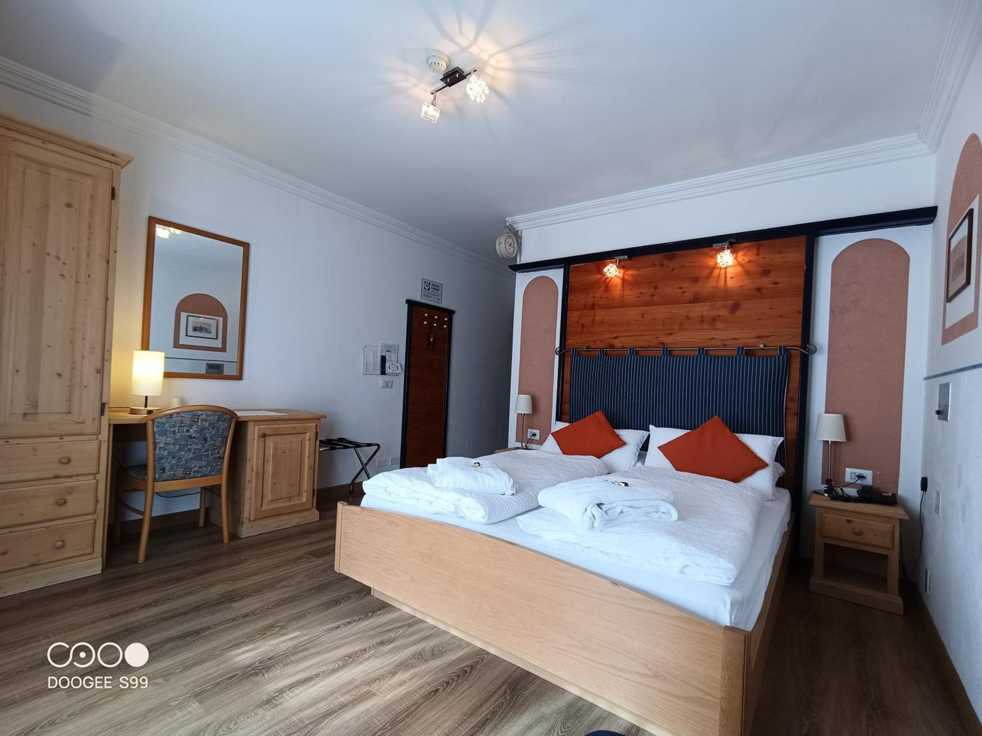 Park Hotel Arnica فالكادي المظهر الخارجي الصورة