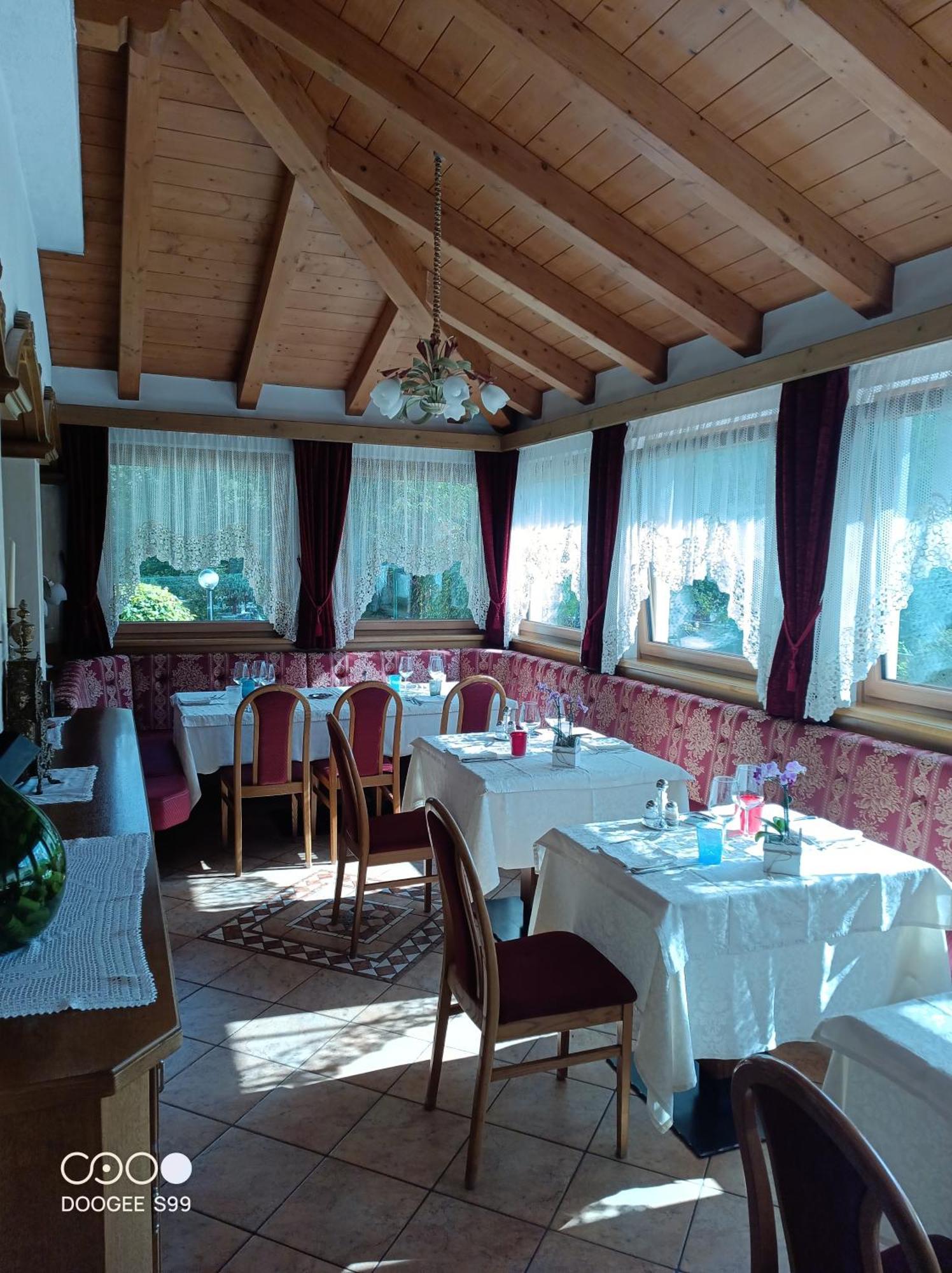Park Hotel Arnica فالكادي المظهر الخارجي الصورة