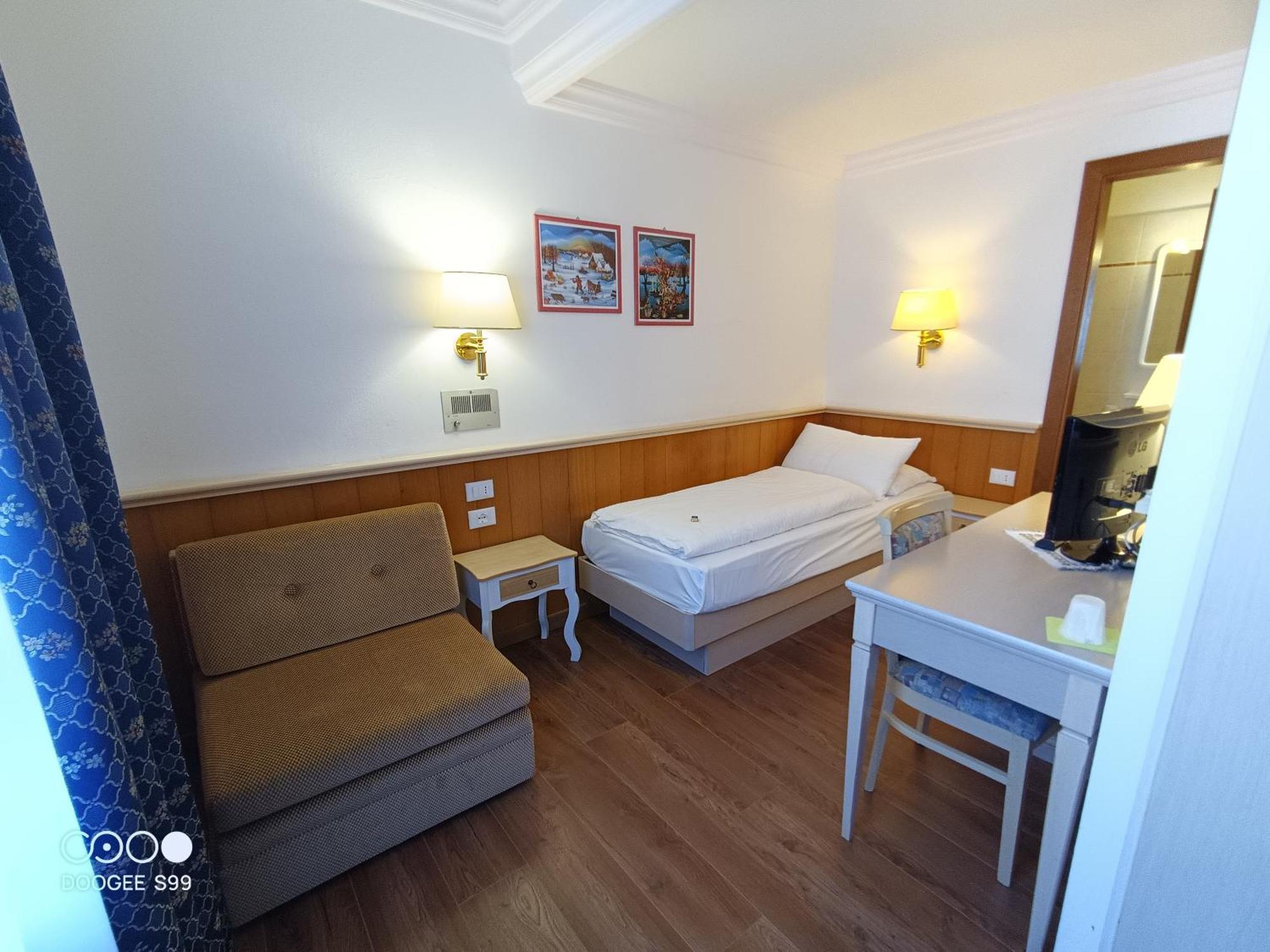 Park Hotel Arnica فالكادي المظهر الخارجي الصورة