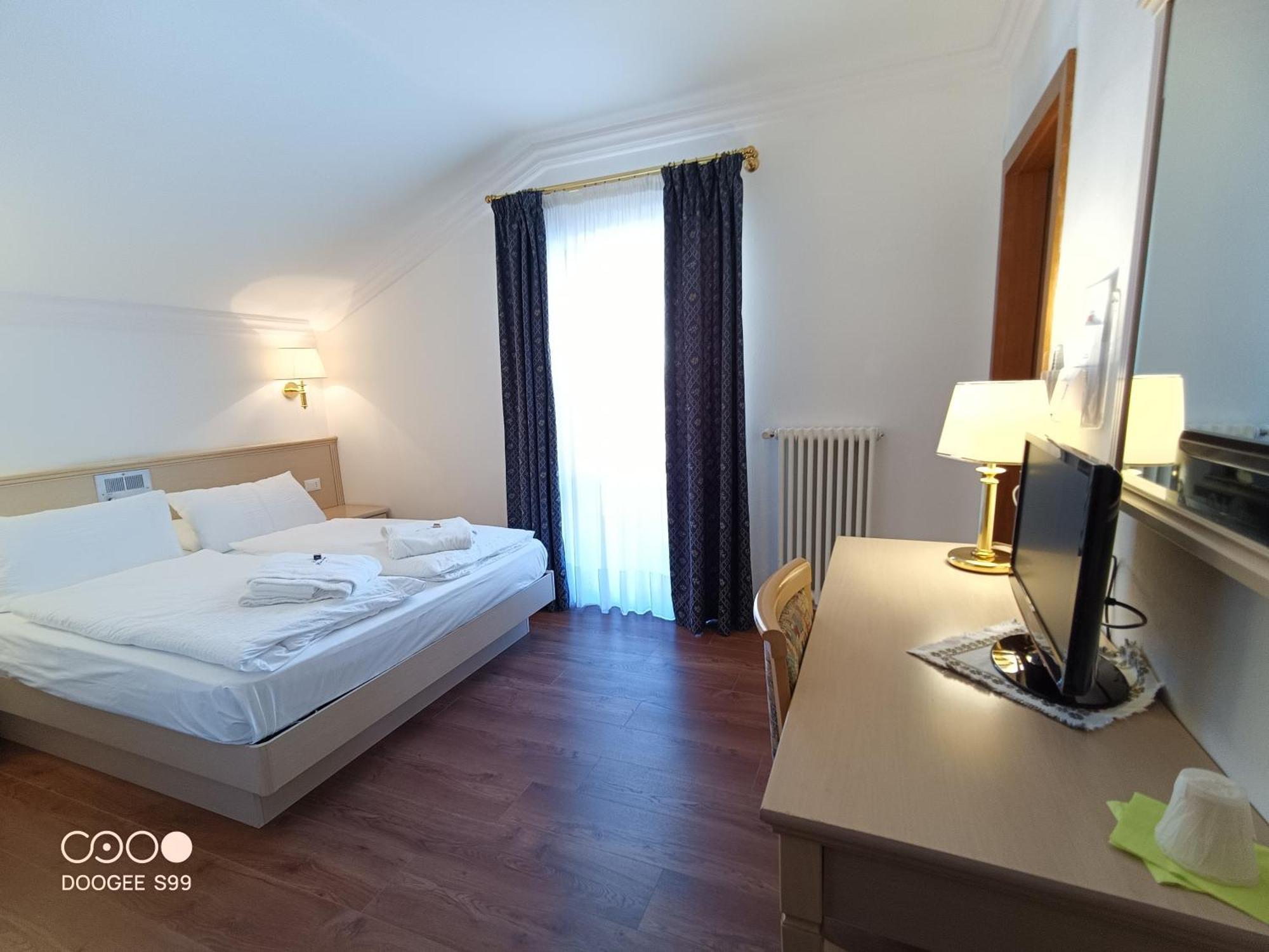 Park Hotel Arnica فالكادي المظهر الخارجي الصورة