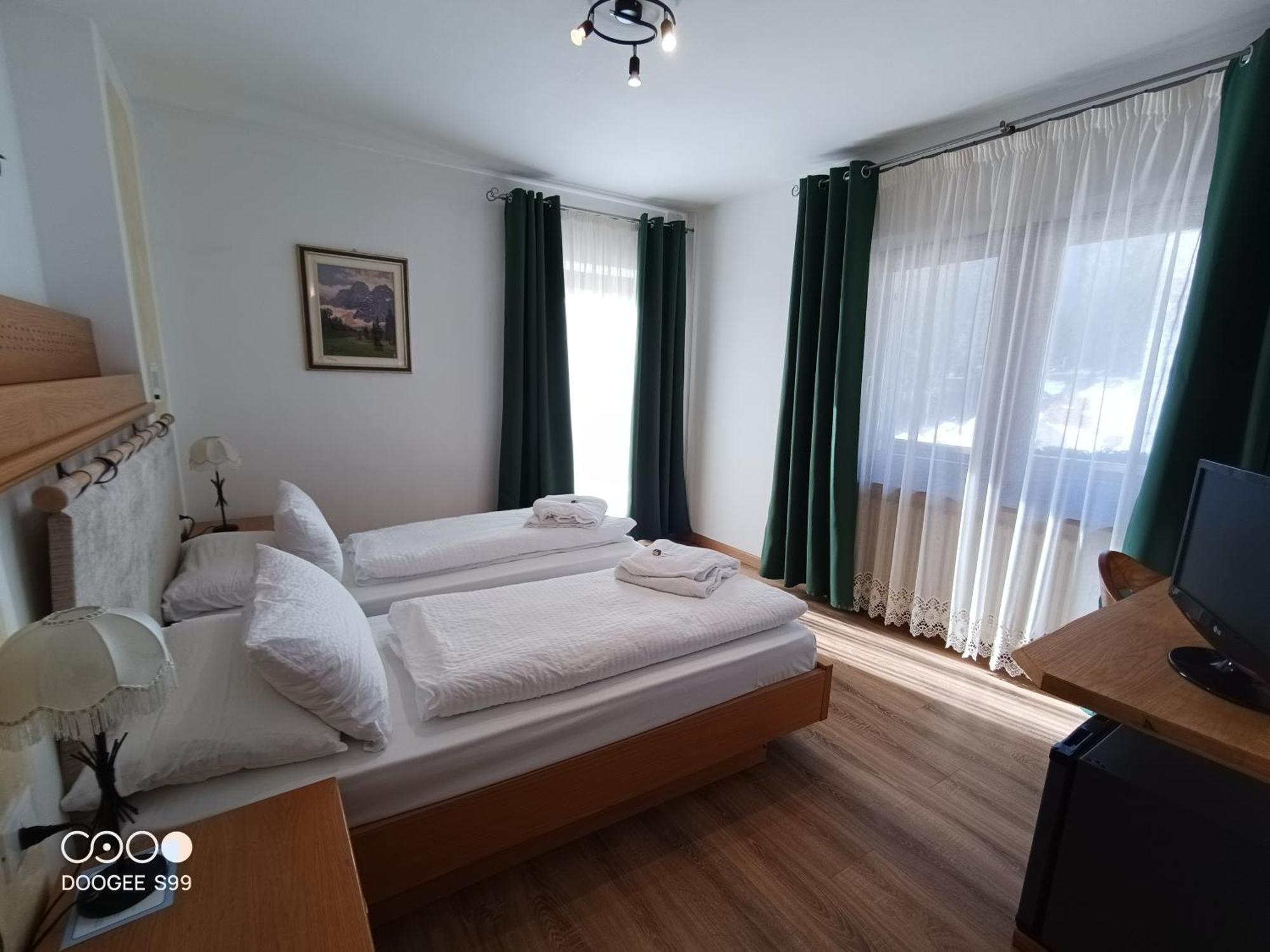 Park Hotel Arnica فالكادي المظهر الخارجي الصورة