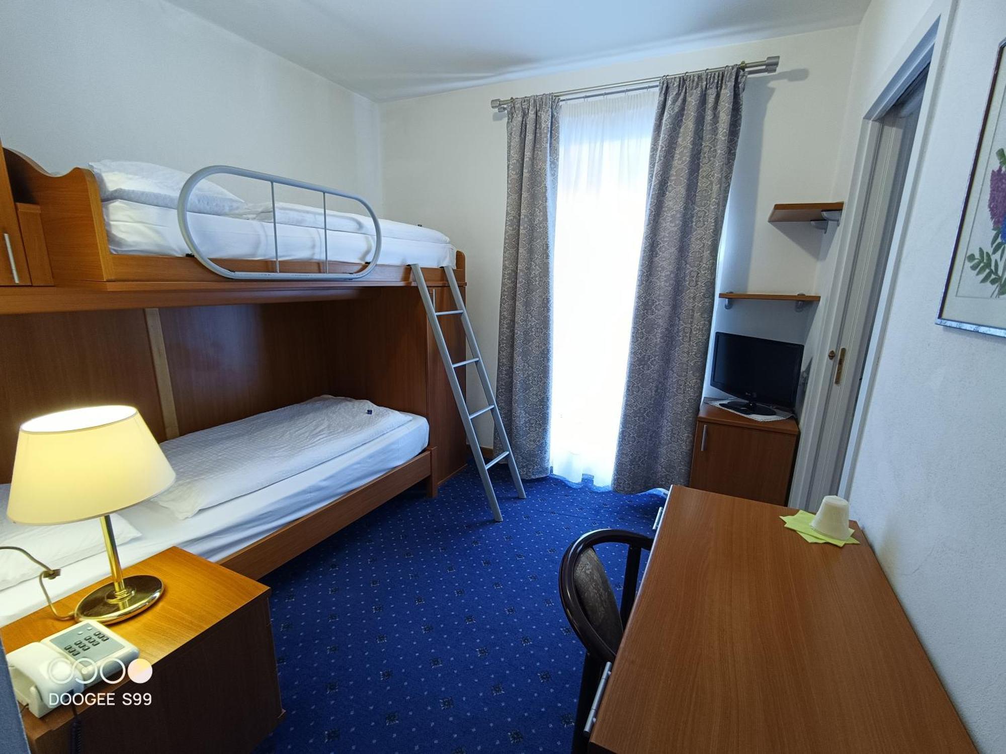 Park Hotel Arnica فالكادي المظهر الخارجي الصورة