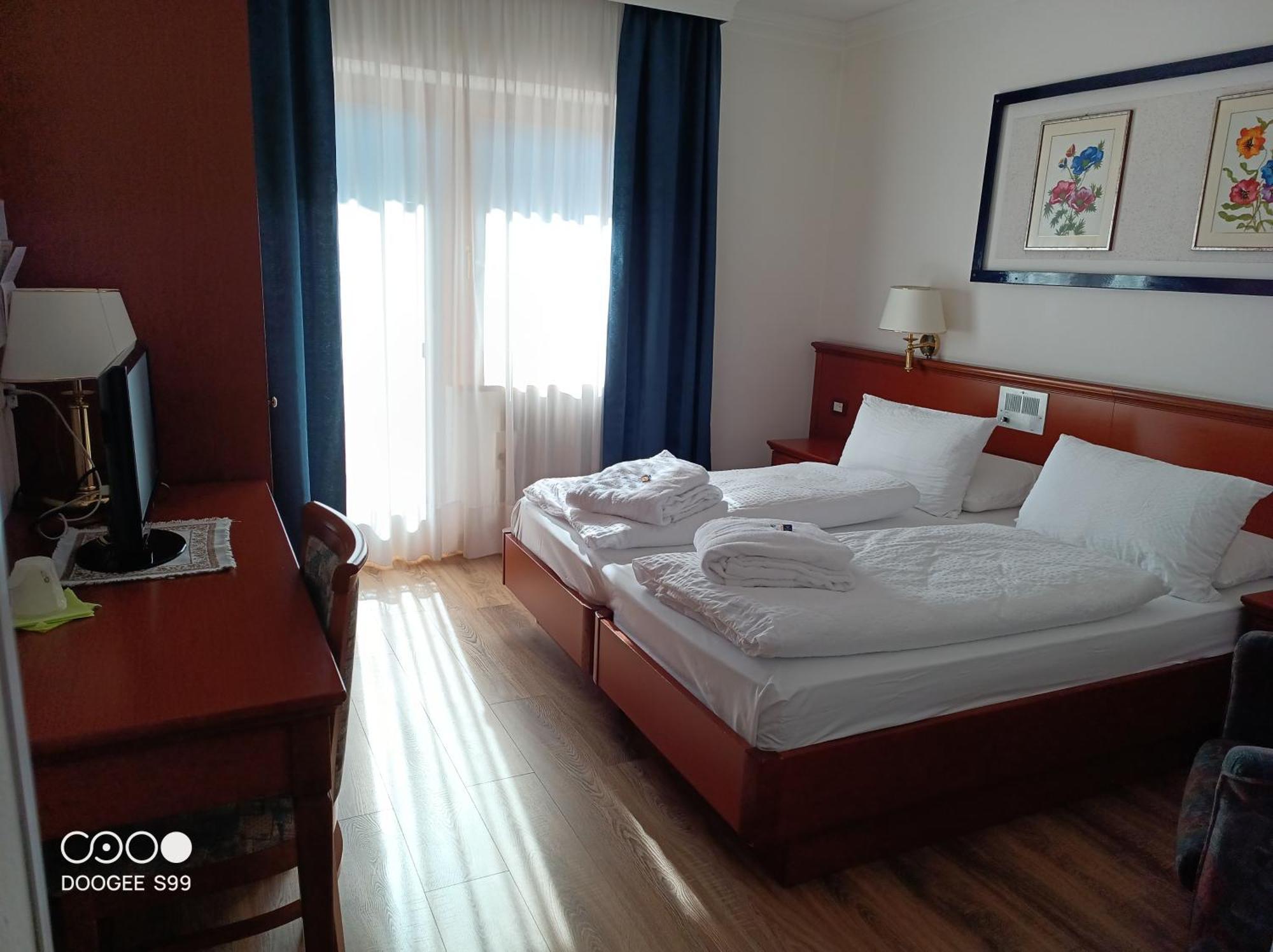 Park Hotel Arnica فالكادي المظهر الخارجي الصورة